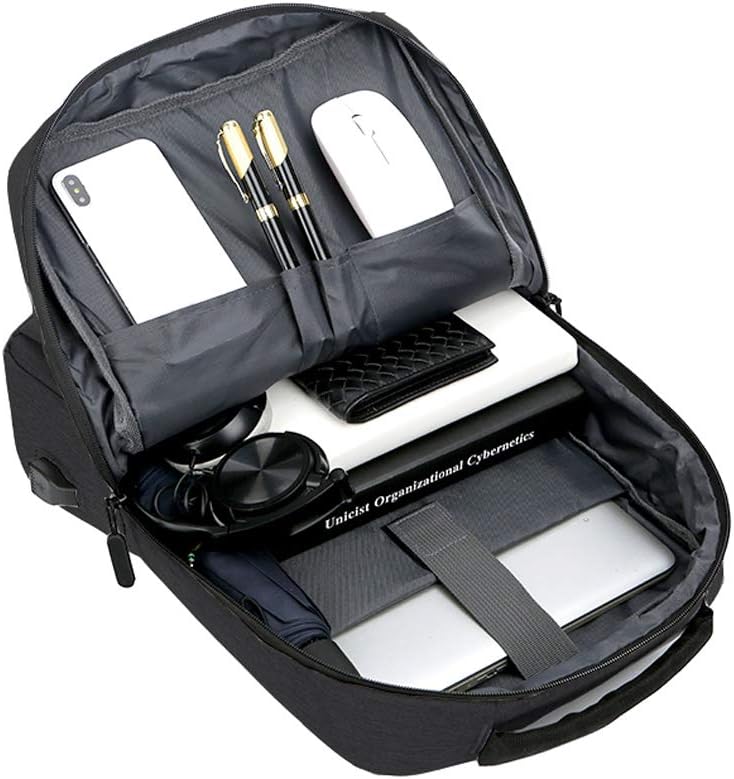 Detal smukłego, czarnego plecaka na laptopa z wodoodpornego materiału o nowoczesnym designie.