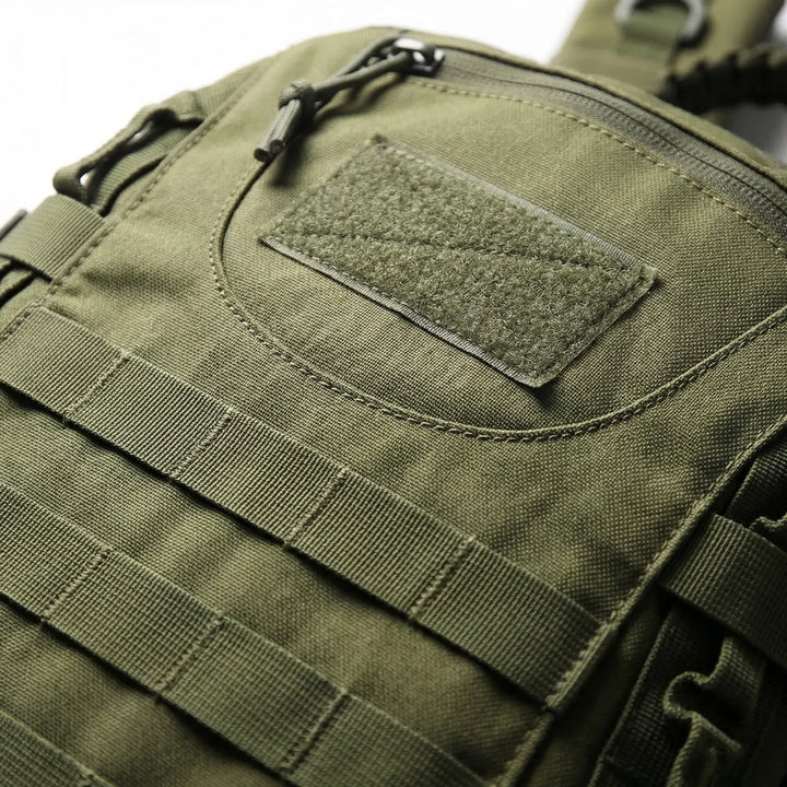 Wytrzymały plecak taktyczny 38L z systemem MOLLE, doskonale sprawdzi się w ekstremalnych warunkach.