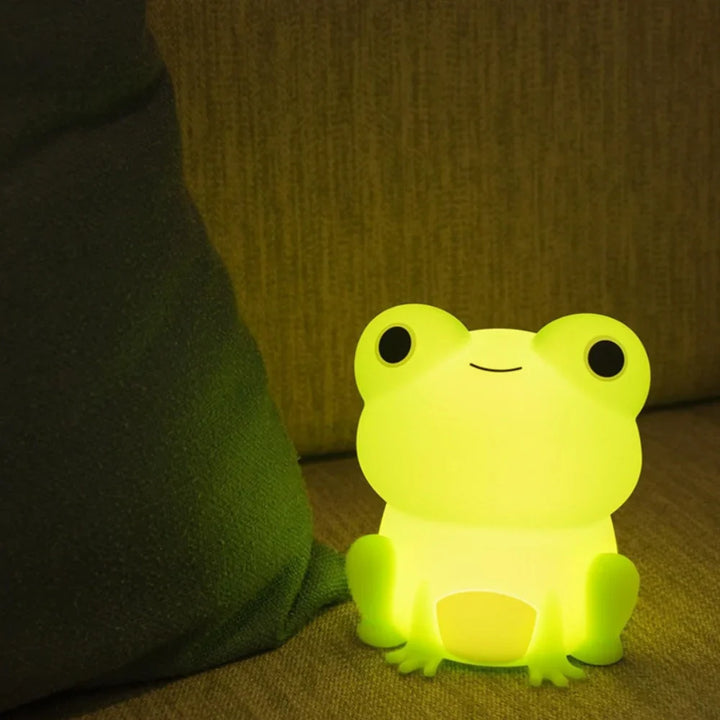 Lampka nocna LED, nowoczesna ozdoba pokoju dziecięcego, praktyczne oświetlenie.