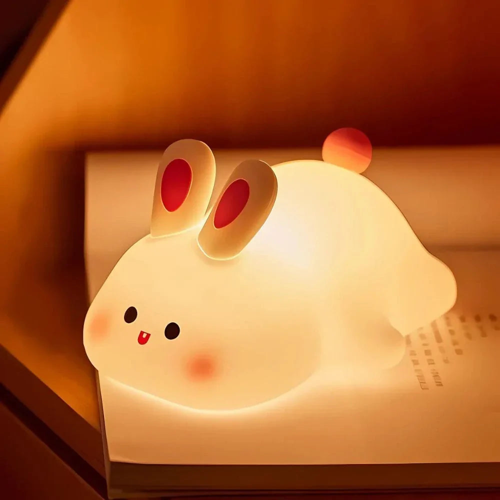 Delikatna lampka nocna LED, idealna do pokoju dziecka, prezent na każdą okazję.