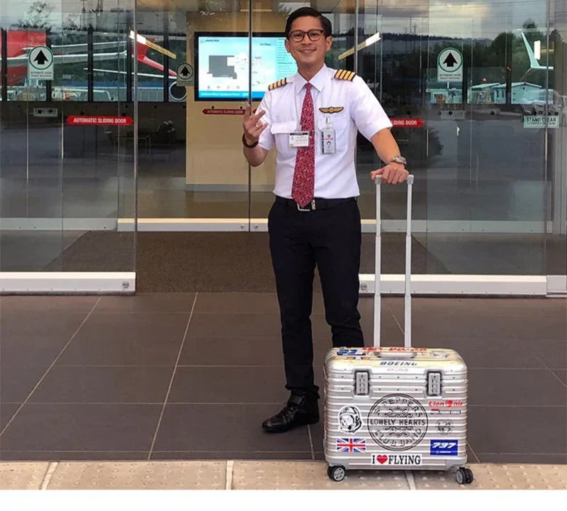 Elegancka walizka Monaco z twardą skorupą. Stylowy, niezawodny bagaż z aluminium-magnez na każdą podróż.
