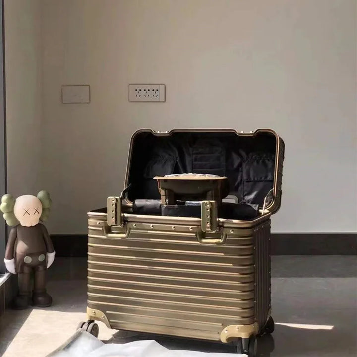 Luksusowa walizka Monaco. Twarda skorupa aluminium-magnez zapewnia bezpieczeństwo i prestiż podczas podróży.