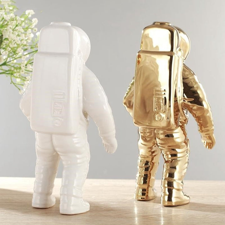 Stylowy wazon figurka astronauta, unikalna ozdoba kosmiczna. Idealny do współczesnego wystroju wnętrz.