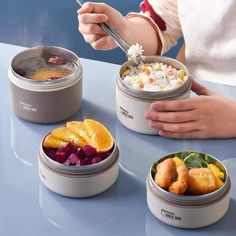 Izolowany pojemnik na obiad do szkoły i pracy. Wielopoziomowy lunchbox dla świeżych posiłków.