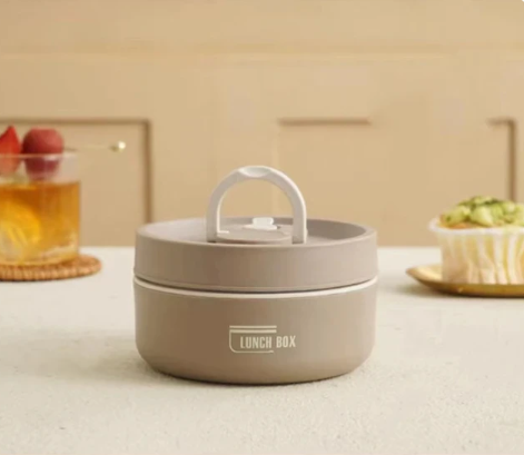 Funkcjonalny lunchbox izolowany, wielopoziomowy, z torbą. Dla świeżych posiłków w każdych warunkach.