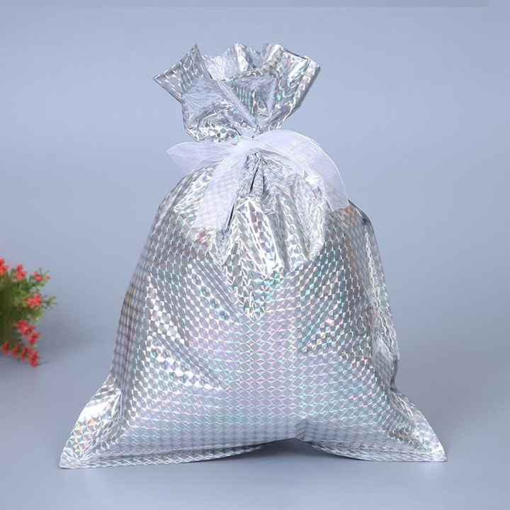 Wytrzymała wielorazowa torba na prezenty, folia aluminiowa. Ekologiczne i praktyczne opakowanie świąteczne.