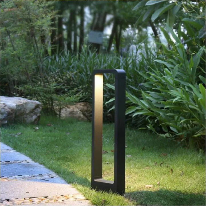 Gruntowa lampa LED, wpuszczana w podłoże, wodoszczelna. Nowoczesne oświetlenie ogrodowe do ścieżek.