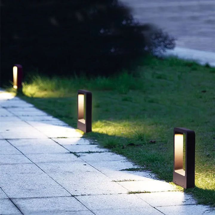 Wodoodporna lampa LED do oświetlenia chodnika, podjazdu lub krawędzi tarasu. Nowoczesne oświetlenie ogrodowe.