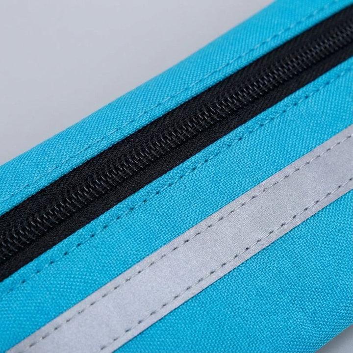 Wodoodporna torba sportowa na biodra RunBelt, idealna do podróży i aktywności.