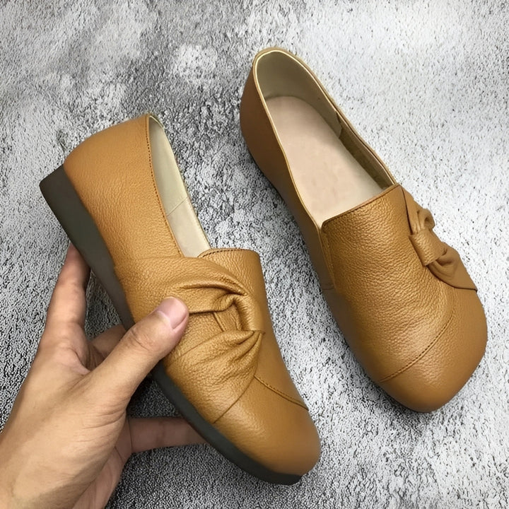 Eleganckie, modne damskie buty płaskie, doskonałe do codziennych stylizacji. Komfortowe obuwie wiosenno-jesienne.