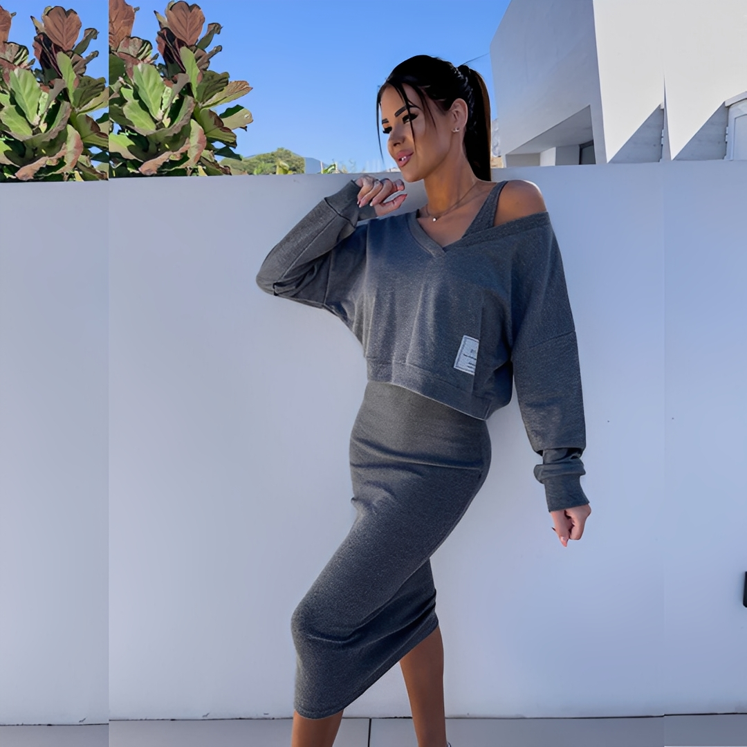 Dwuczęściowy damski komplet casual: bluza oversize i sukienka. Trendy odzież jesienna.