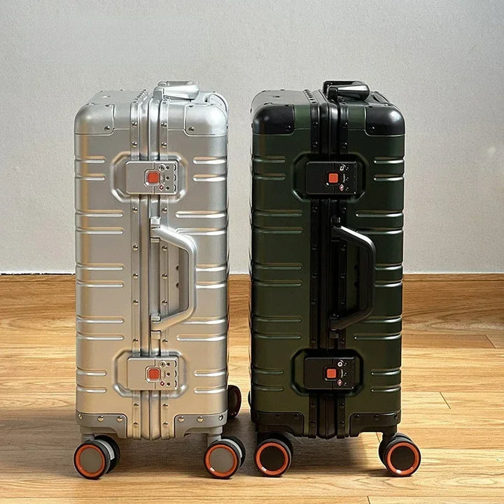 Twarda walizka aluminiowo-magnezowa, model Vienna Voyager. Wytrzymały kuferek na bagaż podróżny.