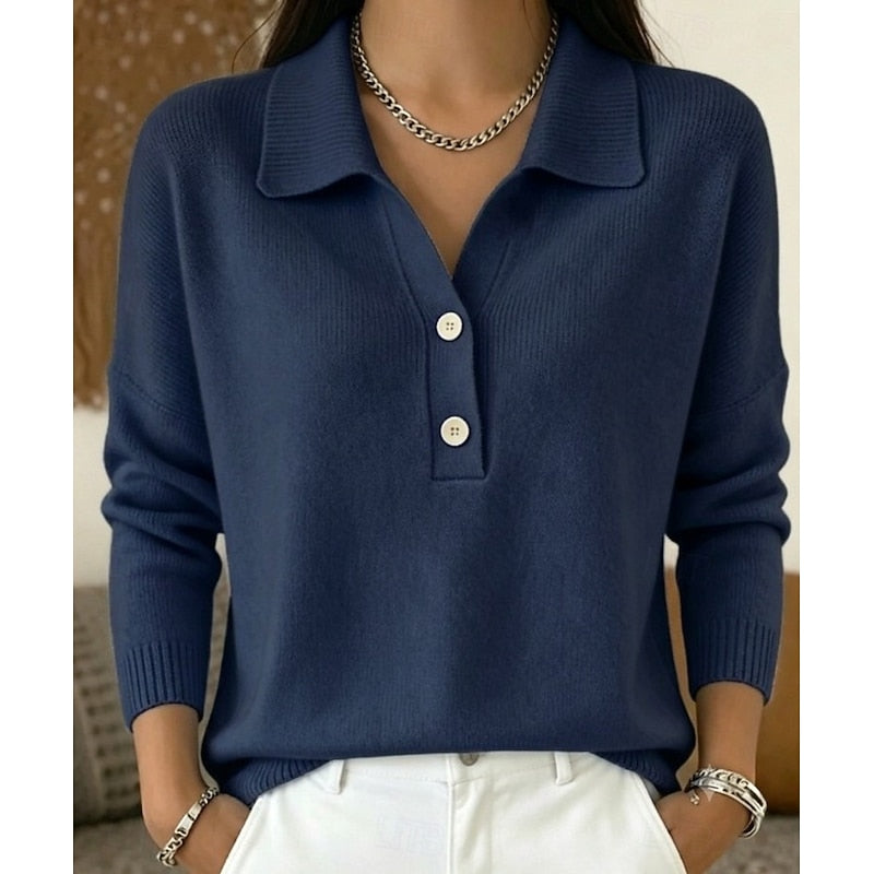 Modny sweter damski z kołnierzykiem prezentowany od tyłu, styl casualowy