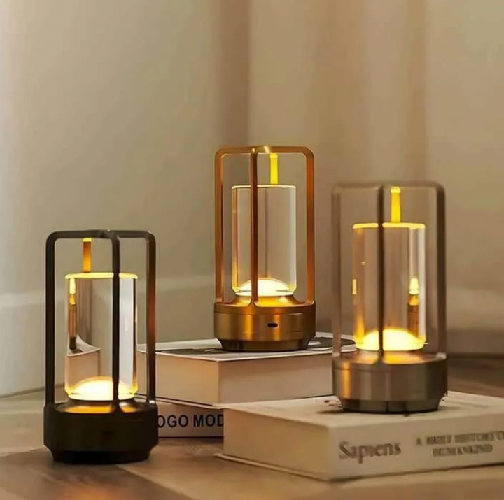 Srebrna lampa LED stołowa, przenośna, ściemnialna, akumulatorowa, nowoczesny design.