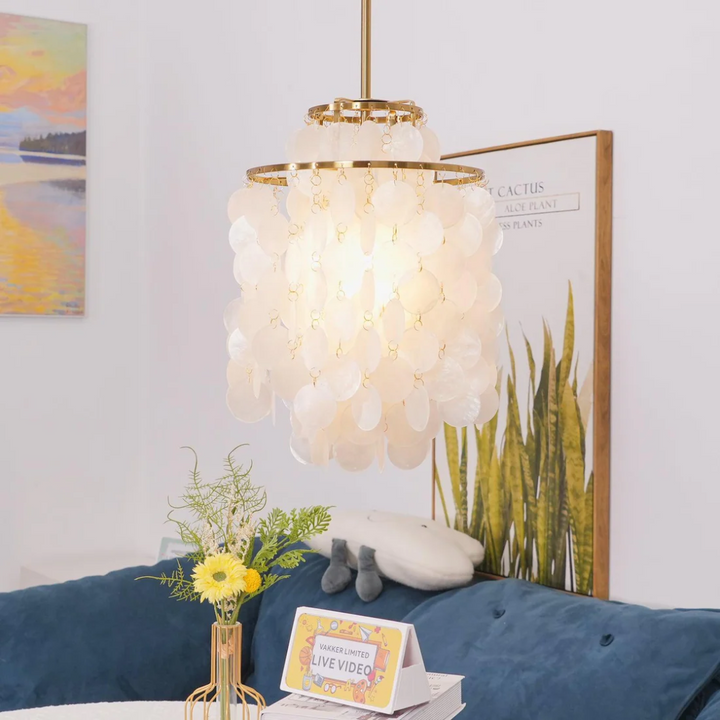 Designerska chromowana lampa wisząca muszelkowa vintage do salonu, nadmorski klimat.