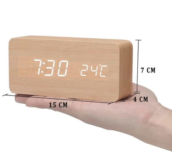 Minimalistyczny budzik cyfrowy LED, dekoracja do nowoczesnego wnętrza.