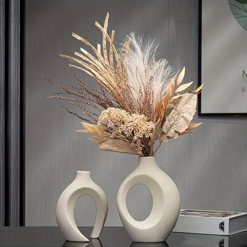 Minimalistyczny zestaw wazonów ceramicznych. Skandynawski akcent dekoracyjny dla nowoczesnego domu.