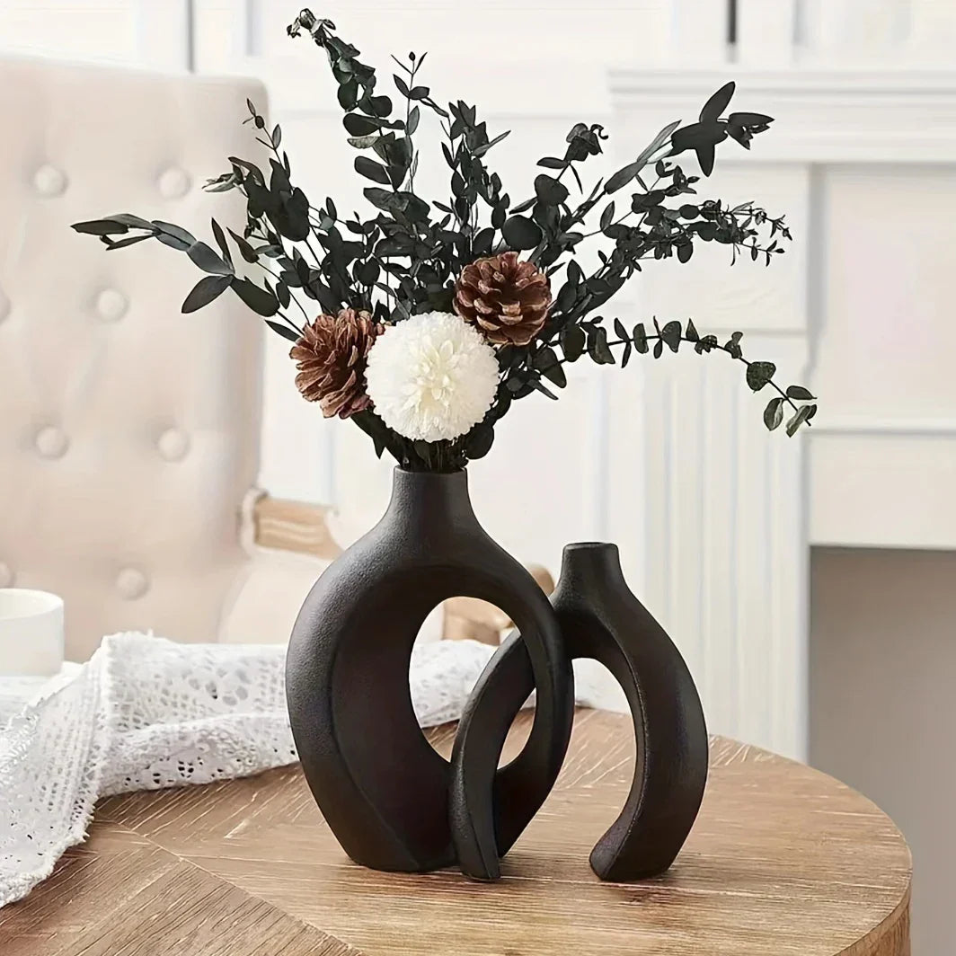 Ceramiczne wazony w skandynawskim stylu. Elegancka ozdoba do domu, idealna nowoczesna dekoracja wnętrza.