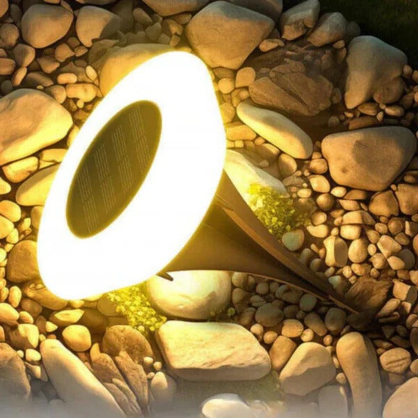 Zestaw 4 solarnych lamp LED, wodoodporne oświetlenie ogrodowe na taras i ścieżki. Jasne.