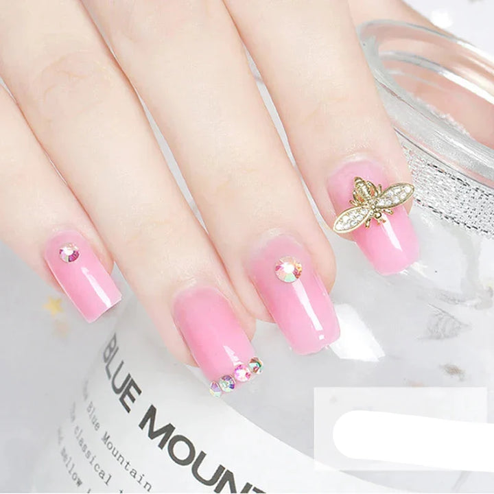 Zestaw startowy do hybryd z lampą LED 6W. Idealny do trwałego manicure i pielęgnacji paznokci w domowym salonie.