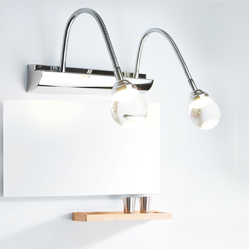 Nowoczesna zakrzywiona lampa ścienna LED Arcus w salonie